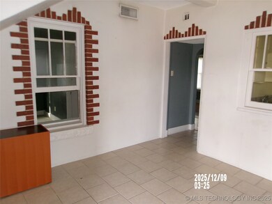 508 E 4th St unit 510, Bartlesville, OK 74003 - photo 3