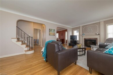 The spacious Living Room with the elegant ironwork