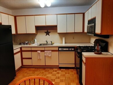 74 Tennis Plaza Rd unit 26, Dracut, MA 01826 - photo 4