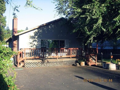 1917 Siskiyou St, Klamath Falls, OR 97601 - photo 2