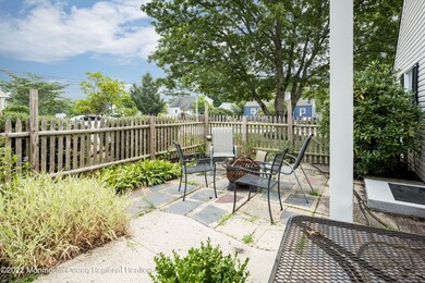 209 Maple Ave-23