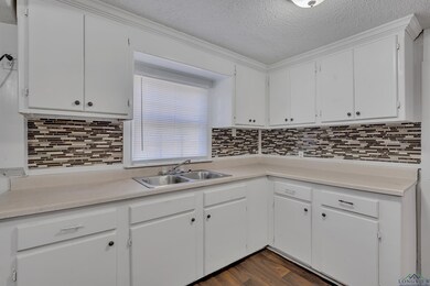 920 N 2nd St, Longview, TX 75601 - photo 4