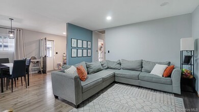 416 Fir Grove Rd, Ronkonkoma, NY 11779 - photo 3