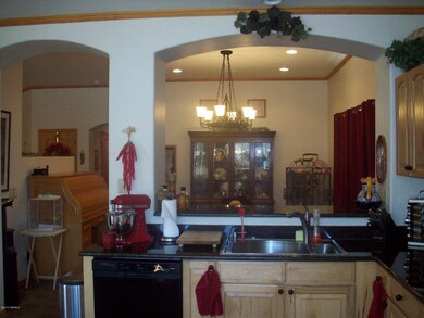 1_ Kitchen portal to dining 032
