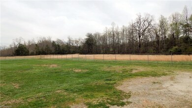 6719 Coltrane Mill Rd, Greensboro, NC 27406 - photo 4