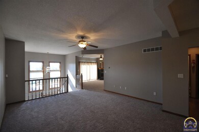 2845 SW Bluestem Dr, Topeka, KS 66614 - photo 5