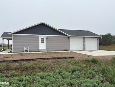 5476 Matthew Ave, Williston, ND 58801 - photo 5