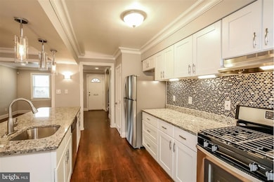 3910 Flowerton Rd, Baltimore, MD 21229 - photo 4