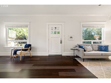 673 SE Heathcliff Ln, Hillsboro, OR 97123 - photo 3