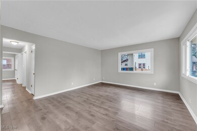 1092 Peerless Ave, Akron, OH 44320 - photo 7