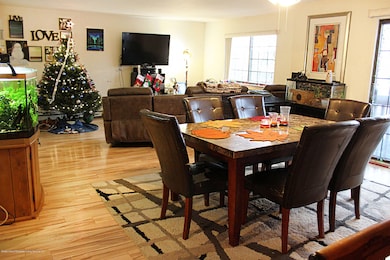 168 Richmond Hill Rd unit A, Staten Island, NY 10314 - photo 2