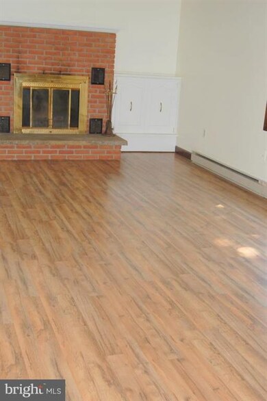 3504 Chick Ln, Knoxville, MD 21758 - photo 6