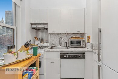 400 E 52nd St unit 6H, New York, NY 10022 - photo 5