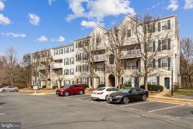 21840 Elkins Terrace unit 300, Sterling, VA 20166 - photo 2