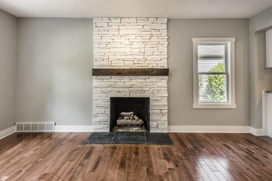 592 E Clinton Hts 12