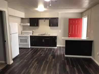 1020 1/2 N Main St unit 10, Baytown, TX 77520 - photo 3