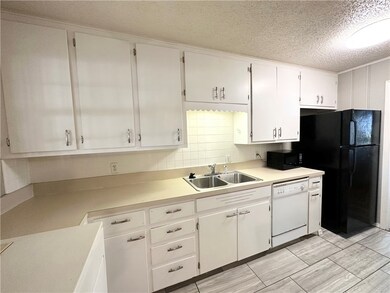 2201 W Deane St, Fayetteville, AR 72703 - photo 6