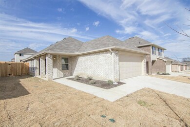 1700 Bobolink Dr, Ennis, TX 75119 - photo 2