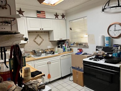 600 Livingston Dr, Hurst, TX 76053 - photo 7