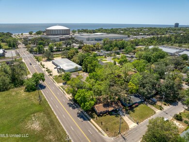 2301ArborDr-4