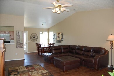 9208 Checkerbloom Dr, Oklahoma City, OK 73165 - photo 3