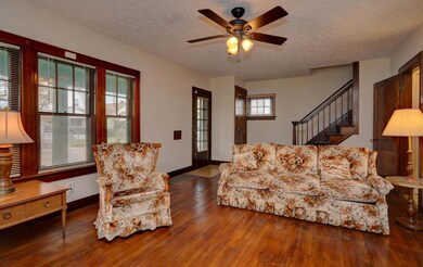 Living Room (3)