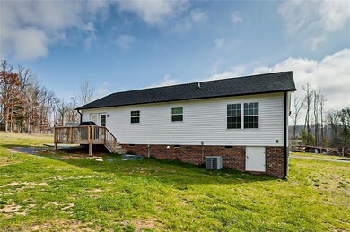 1004 Royalshire Ln, Asheboro, NC 27205 - photo 3