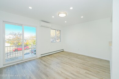 22 Oakville St, Staten Island, NY 10314 - photo 6