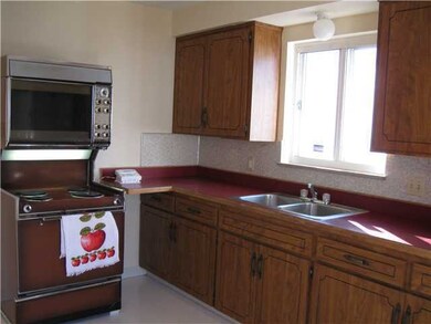 134 Desantis Dr, Columbus, OH 43214 - photo 5