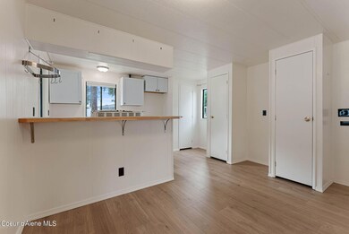 Inside-Spokane-Hayden Pines-11