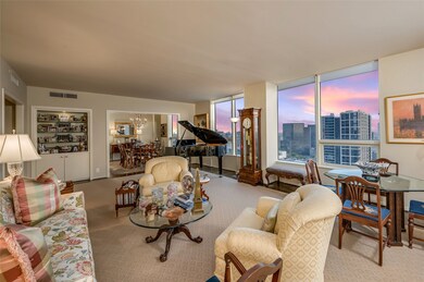 [Living Room / Dining Room]
The formal rooms tran