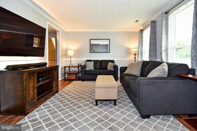 22364 Stablehouse Dr, Sterling, VA 20164 - photo 3