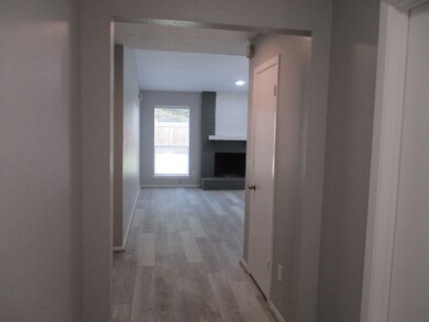 8138 Split Pine Dr, Houston, TX 77040 - photo 6