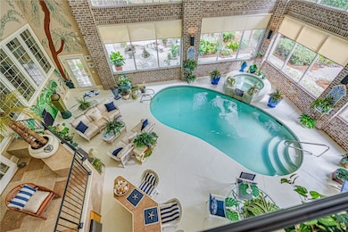 Amazing Balcony Overlooking Your Indoor Freshwater