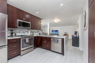 3559 Magellan Cir unit 3232, Miami, FL 33180 - photo 3