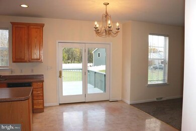 1393 Mallard Dr E, Chambersburg, PA 17202 - photo 4