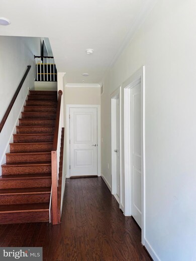 13348 Sherwood Park Ln, Herndon, VA 20171 - photo 4