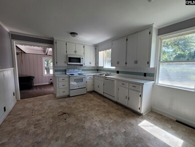 520 Green St, West Columbia, SC 29172 - photo 3