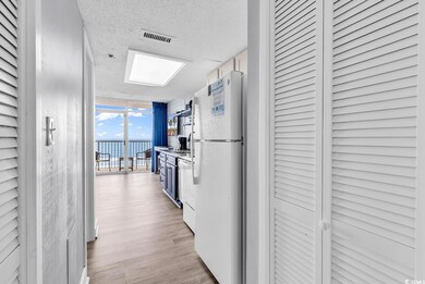 Kitchen with floor to ceiling windows, freestandin
