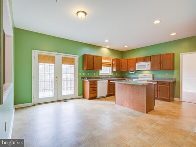 56 Willowby Ct, Bunker Hill, WV 25413 - photo 2