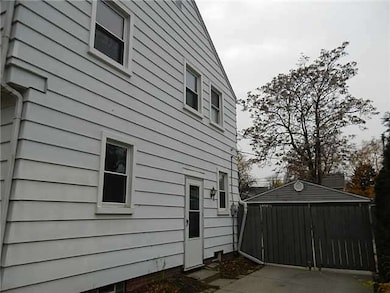 3913 Drummond Rd, Toledo, OH 43613 - photo 4