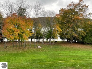 8315 Mulberry Ln, Charlevoix, MI 49720 - photo 7