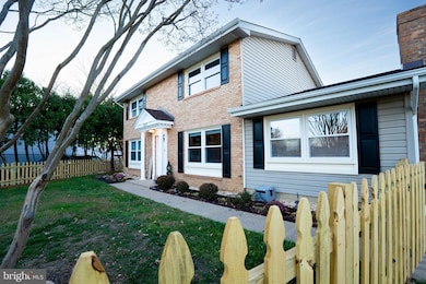 503 S Maple Ct, Sterling, VA 20164 - photo 2