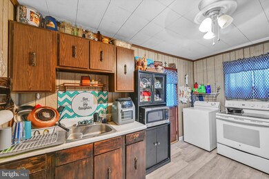 346 Lehigh St, Cumbola, PA 17930 - photo 4