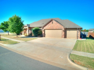 View of front facade featuring a front yard and a 
