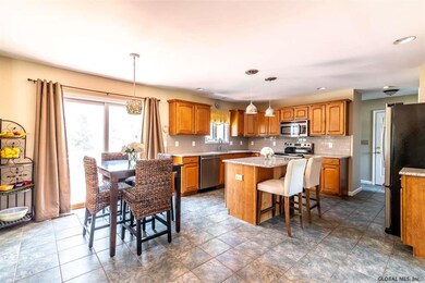 41 Macaulay Ln, Schenectady, NY 12309 - photo 4