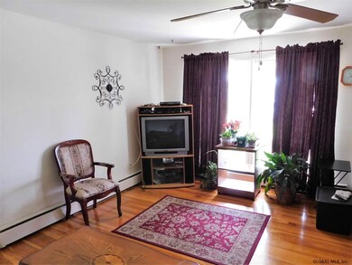 36 Kelton Ct, Albany, NY 12209 - photo 4