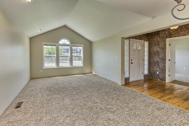 2471 Meadow Creek Dr, Medford, OR 97504 - photo 3