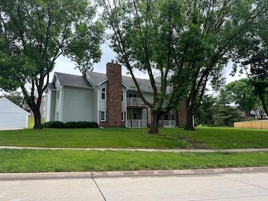 5221 Boulder Dr unit 5, West Des Moines, IA 50265 - photo 2
