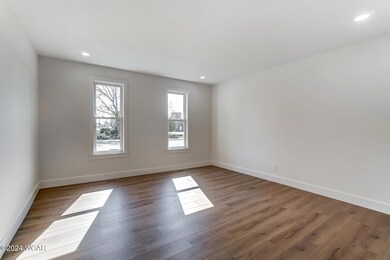 006_109 N Franklin St